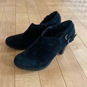 Black heel ankle boots